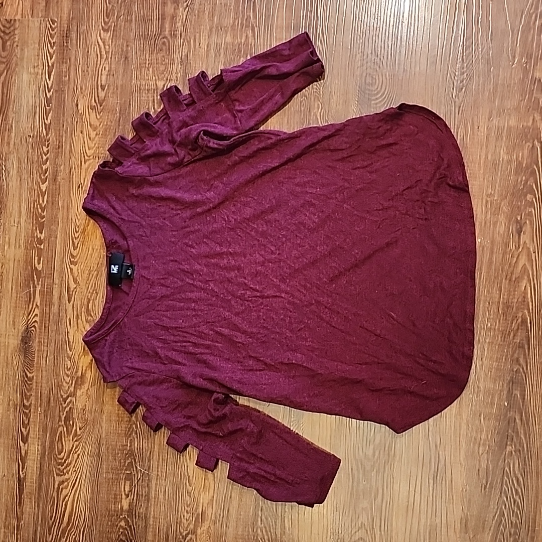 Iz Byer Small Wine Color Sweater With Arm Slits
